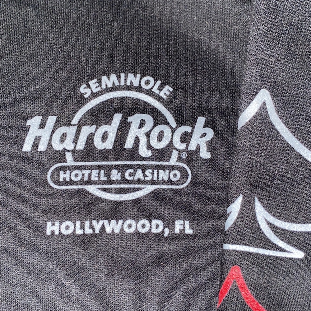 HARD ROCK SWEATER 🧵🪡 - Picture 2 of 3